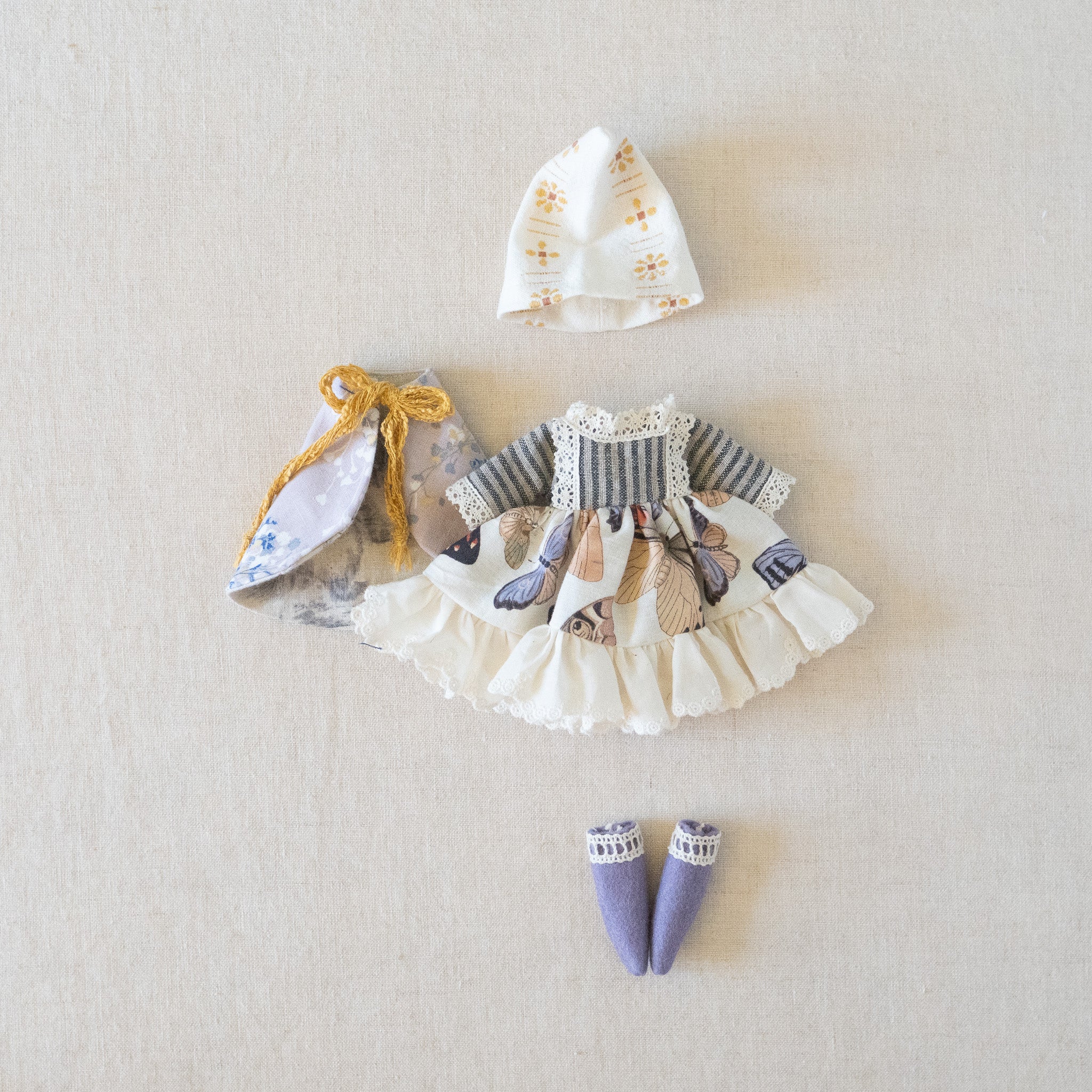 country moth outfit set - XS